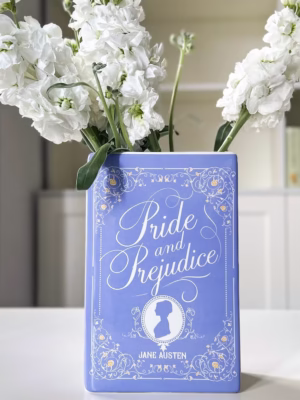 Bình cuốn sách Pride and Prejudice (mẫu tím)
