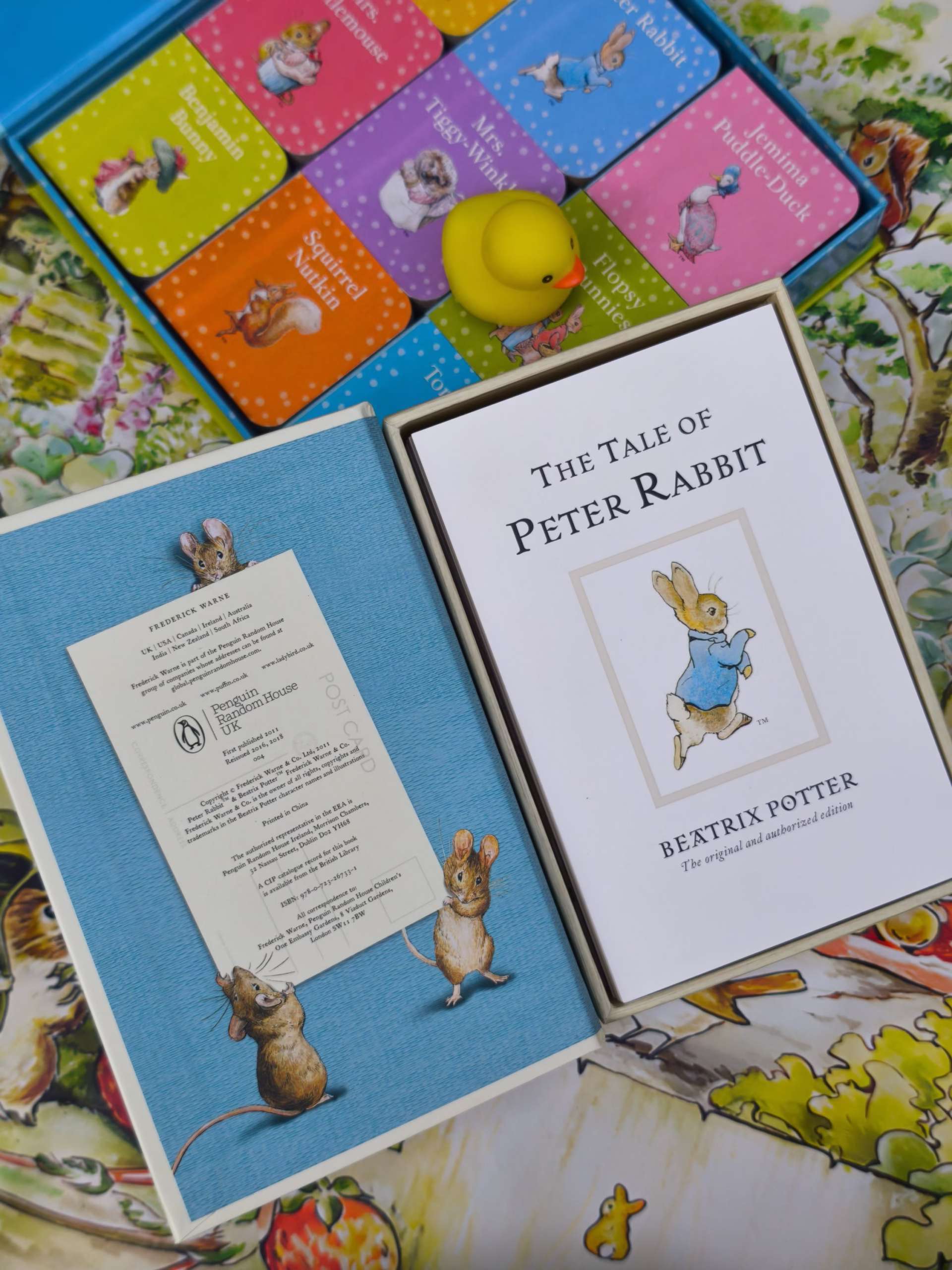 The World of Peter Rabbit: A Box of Postcards