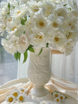 Bình Lenox sứ xương dáng ly hoa tulip nổi
