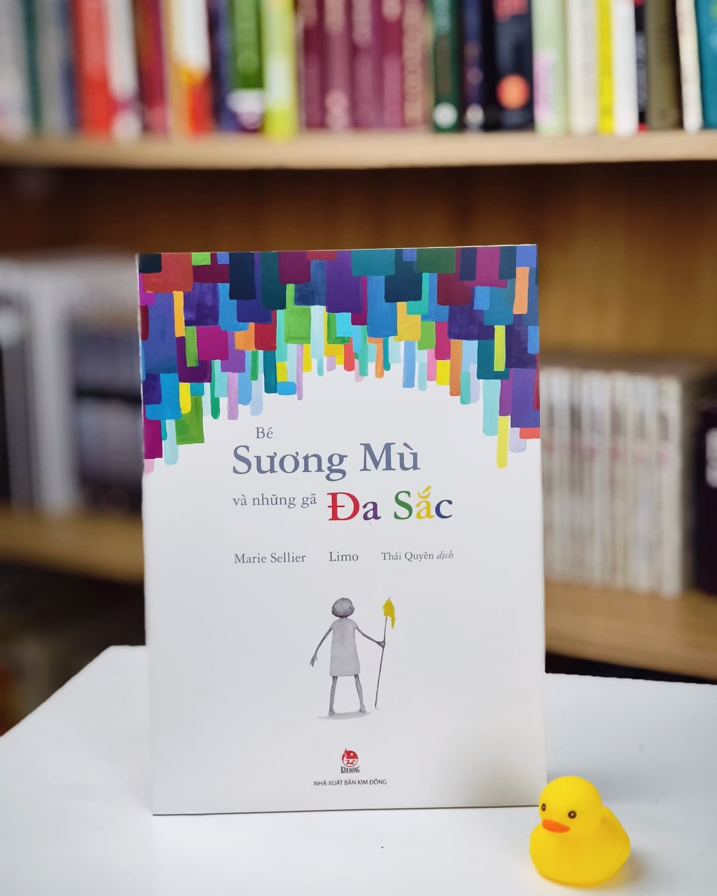 Bé Sương Mù và những gã Đa Sắc