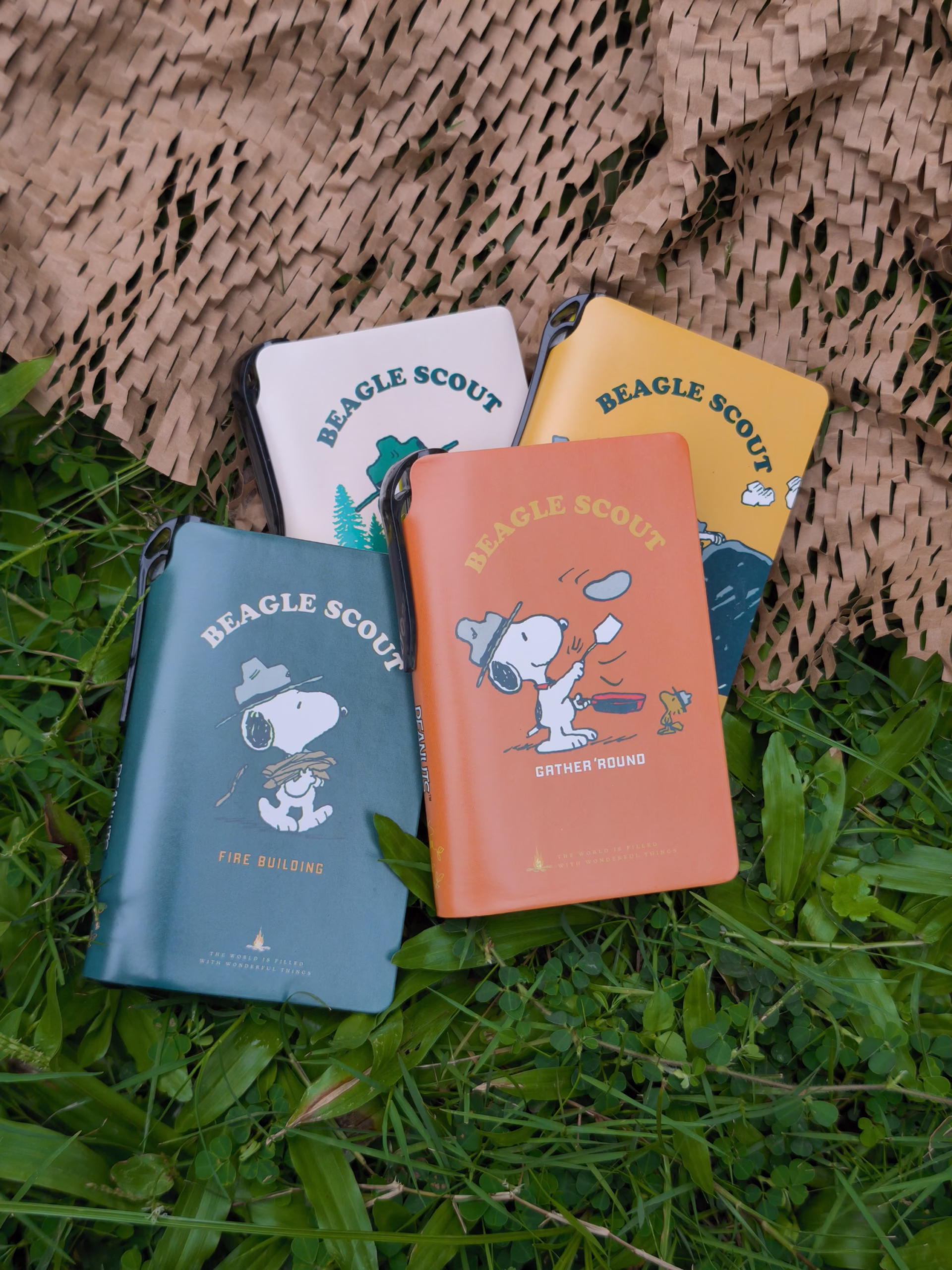 Sổ mini bìa da kèm bút Peanut Snoopy