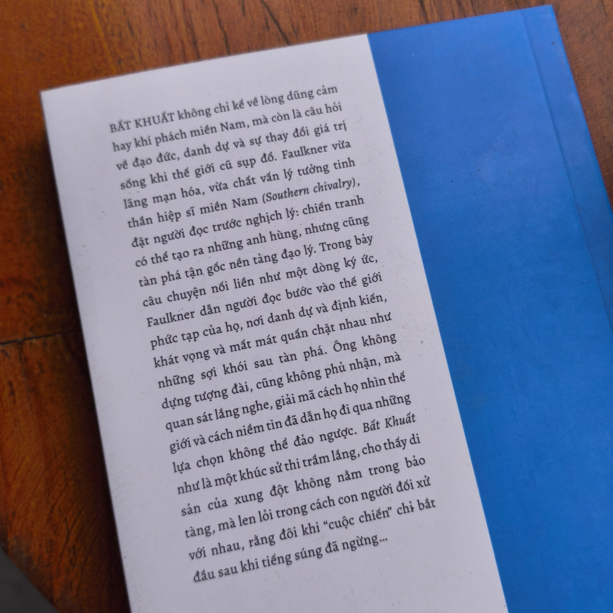 Bất khuất - William Faulkner