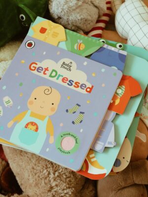 Baby Touch: Get Dressed : A touch-and-feel playbook