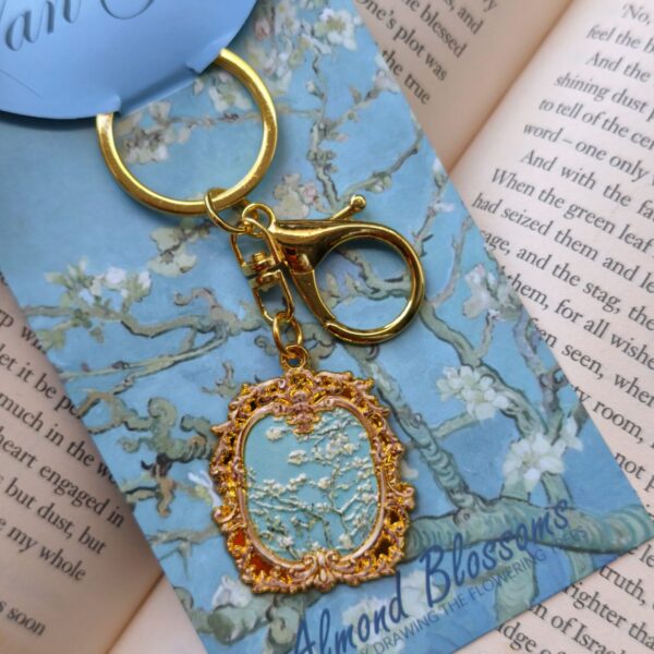 Móc khoá art museum - Hoa hạnh nhân